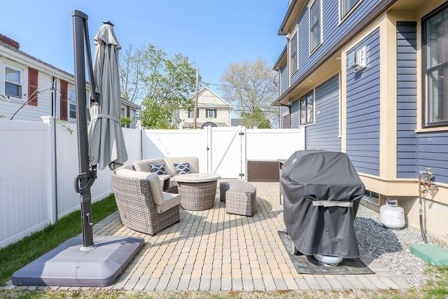 16 Downey St 16, Watertown, MA 02472
