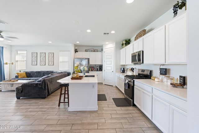 9512 W TURNEY Avenue, Phoenix, AZ 85037