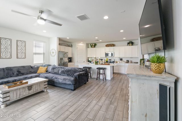 9512 W TURNEY Avenue, Phoenix, AZ 85037