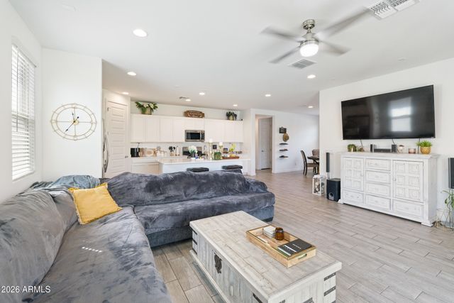 9512 W TURNEY Avenue, Phoenix, AZ 85037