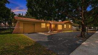 10710 SW 32nd St, Miami, FL 33165