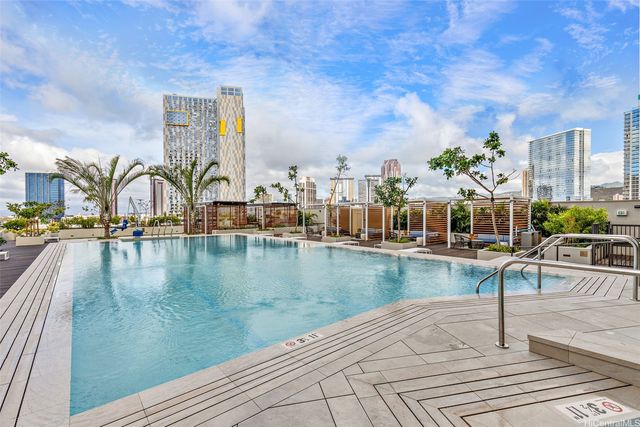 987 Queen Street 525, Honolulu, HI 96814