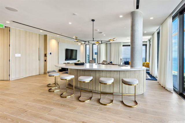 987 Queen Street 525, Honolulu, HI 96814