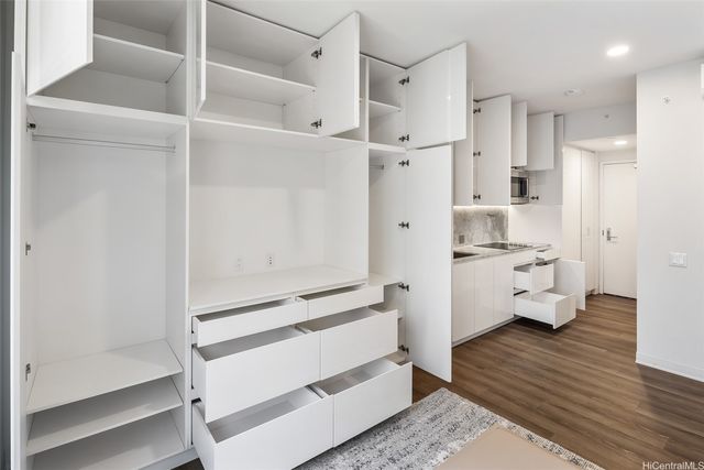 987 Queen Street 525, Honolulu, HI 96814