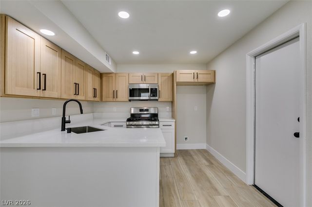 59 Sirnoble Street, Las Vegas, NV 89110