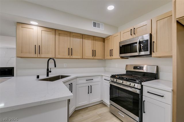 59 Sirnoble Street, Las Vegas, NV 89110