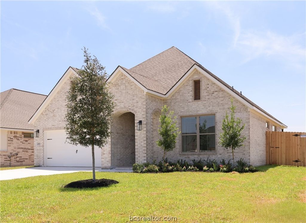 2819 CAPTAIN Drive, Bryan, TX 77808 — photo 2