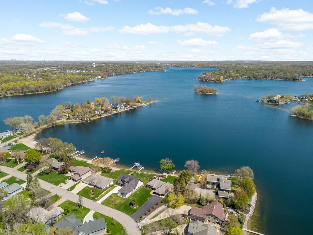 15283 Edgewater Circle NE, Prior Lake, MN 55372 — exterior