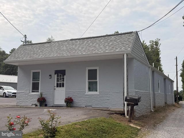 9947 CROSSFIELD RD, Hagerstown, MD 21740