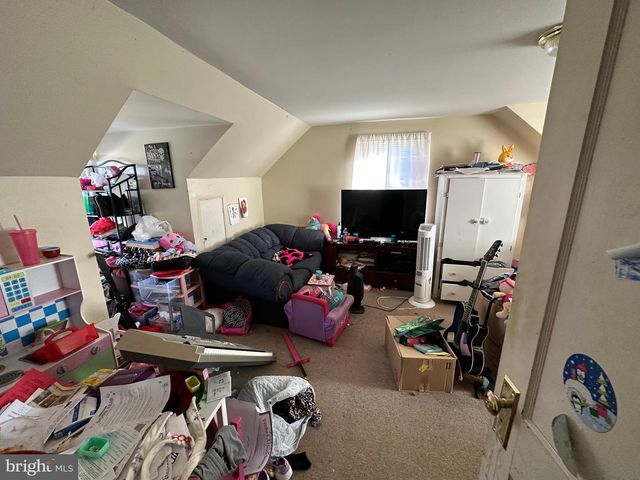 9947 CROSSFIELD RD, Hagerstown, MD 21740