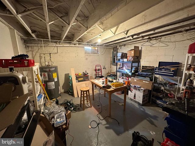 9947 CROSSFIELD RD, Hagerstown, MD 21740