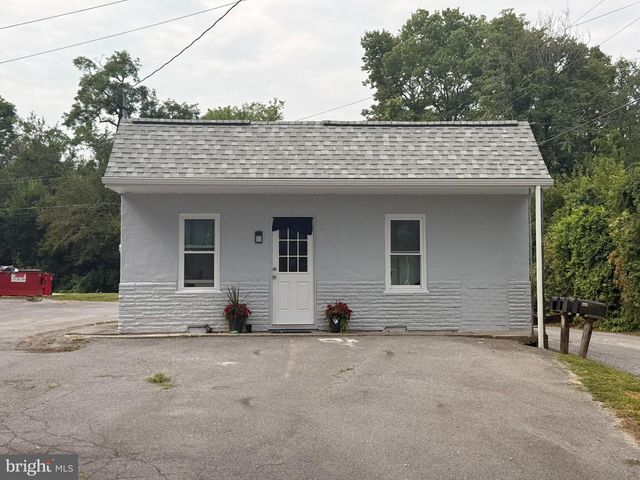 9947 CROSSFIELD RD, Hagerstown, MD 21740