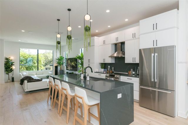 2851 W GANDY BOULEVARD 5, Tampa, FL 33611