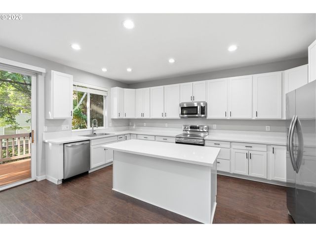 16130 Sw LOON Dr, Beaverton, OR 97007