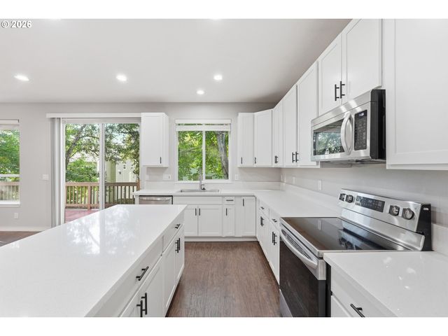 16130 Sw LOON Dr, Beaverton, OR 97007