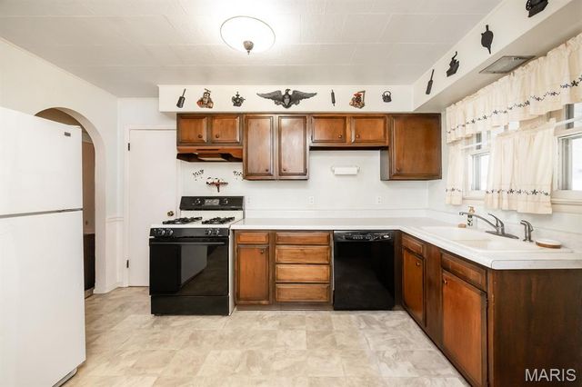 509 Tipton Avenue, Wood River, IL 62095