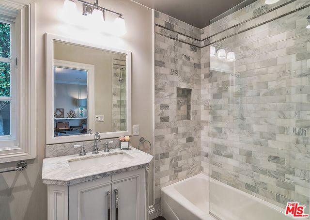 9025 Ashcroft Avenue, West Hollywood, CA 90048