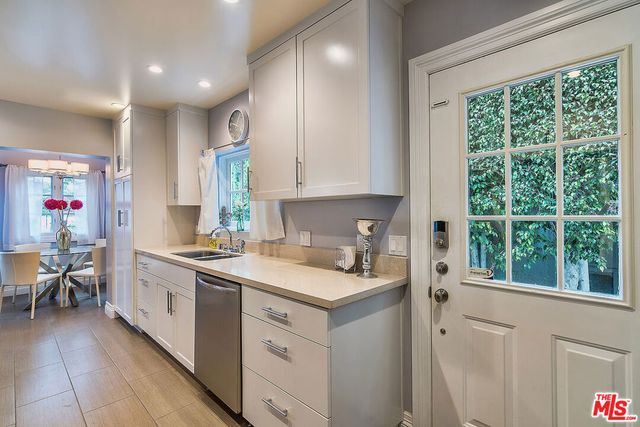 9025 Ashcroft Avenue, West Hollywood, CA 90048