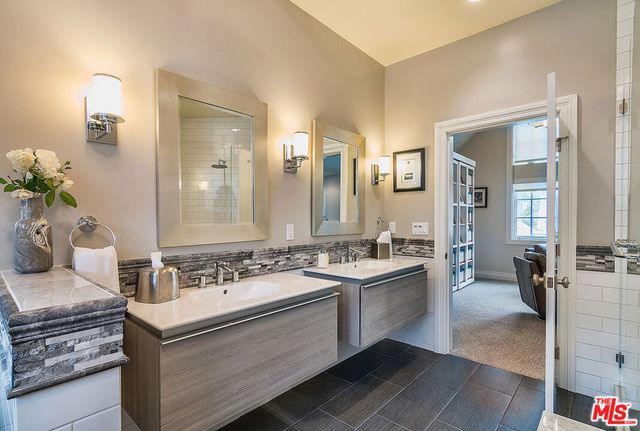 9025 Ashcroft Avenue, West Hollywood, CA 90048