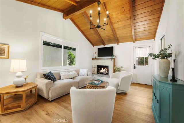 2712 E Jacaranda Avenue, Orange, CA 92867