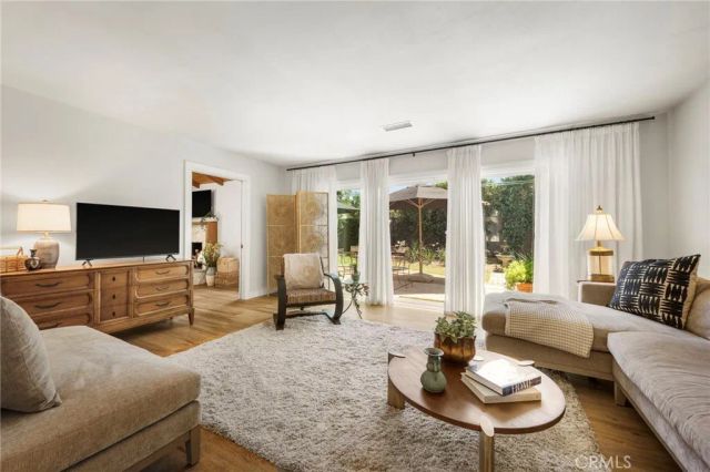 2712 E Jacaranda Avenue, Orange, CA 92867