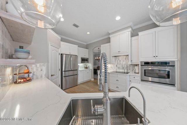 299 CLEARWATER Drive, Ponte Vedra Beach, FL 32082