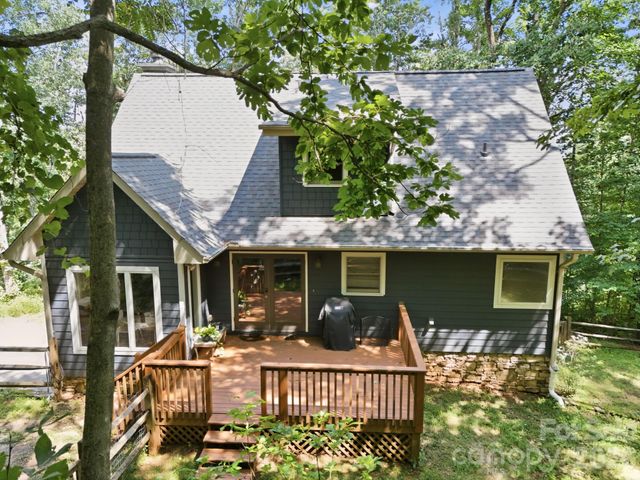291 Merrills Chase Road, Asheville, NC 28803
