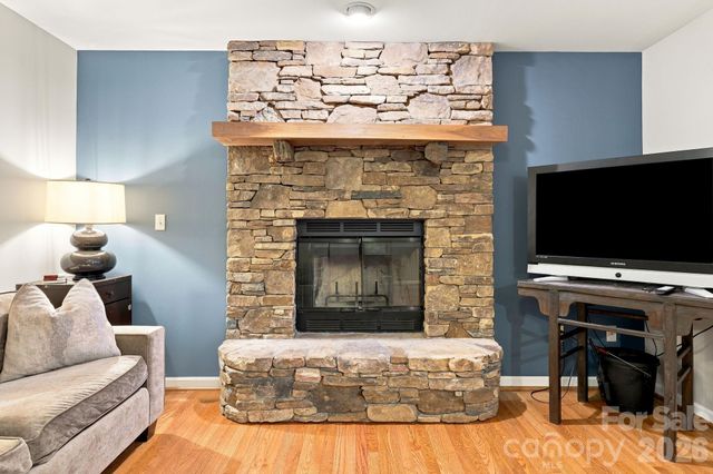 291 Merrills Chase Road, Asheville, NC 28803