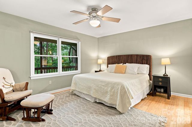 291 Merrills Chase Road, Asheville, NC 28803