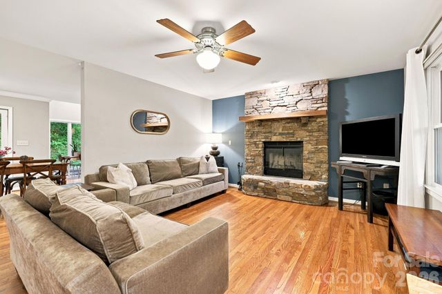 291 Merrills Chase Road, Asheville, NC 28803
