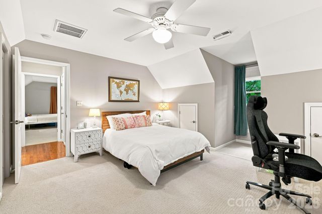 291 Merrills Chase Road, Asheville, NC 28803