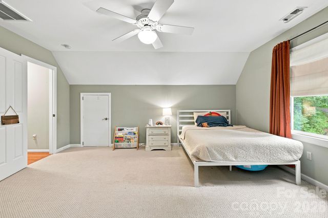 291 Merrills Chase Road, Asheville, NC 28803