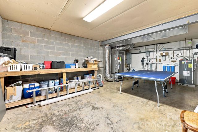 291 Merrills Chase Road, Asheville, NC 28803