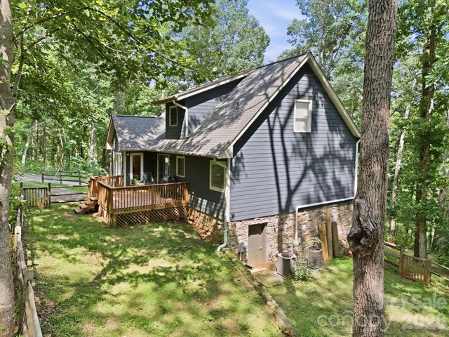 291 Merrills Chase Road, Asheville, NC 28803