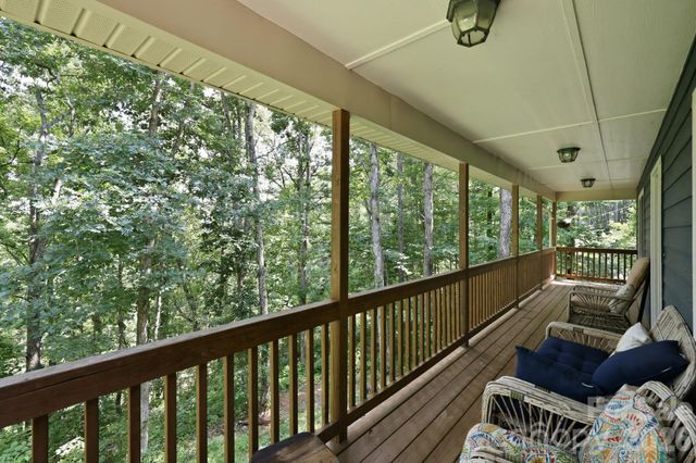 291 Merrills Chase Road, Asheville, NC 28803