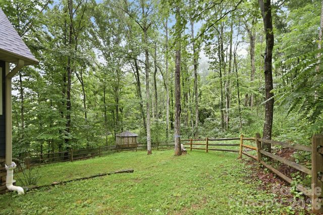 291 Merrills Chase Road, Asheville, NC 28803
