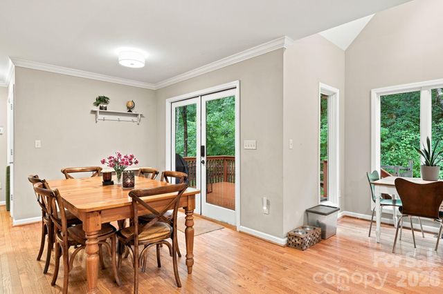 291 Merrills Chase Road, Asheville, NC 28803