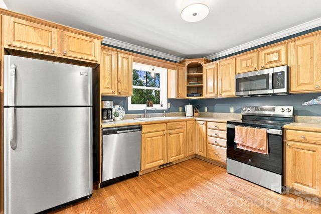 291 Merrills Chase Road, Asheville, NC 28803