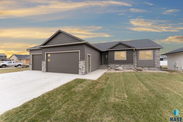 5300 E 64th St Street, Sioux Falls, SD 57108