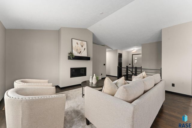 5300 E 64th St Street, Sioux Falls, SD 57108