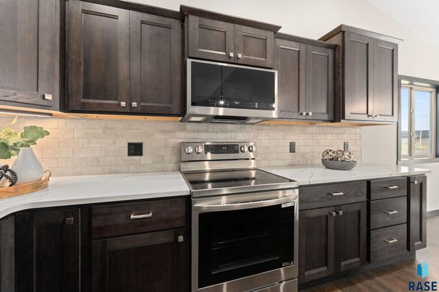 5300 E 64th St Street, Sioux Falls, SD 57108