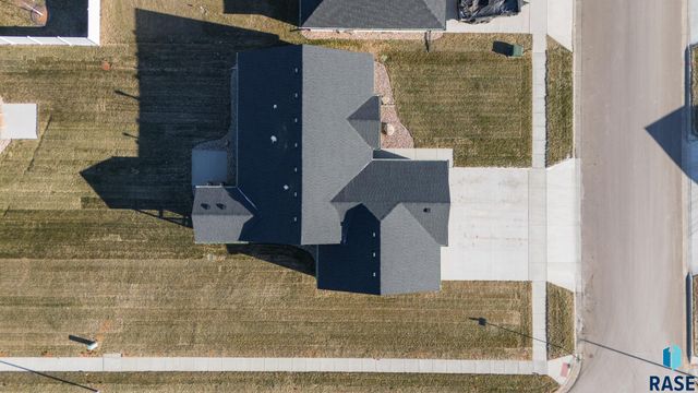 5300 E 64th St Street, Sioux Falls, SD 57108