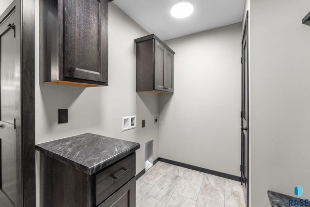 5300 E 64th St Street, Sioux Falls, SD 57108