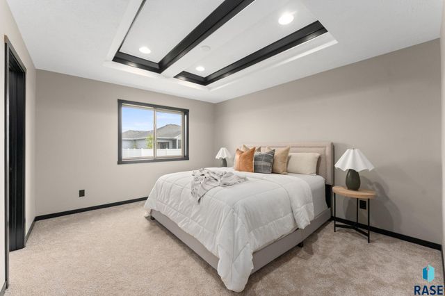 5300 E 64th St Street, Sioux Falls, SD 57108