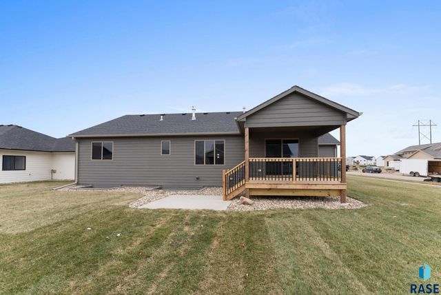 5300 E 64th St Street, Sioux Falls, SD 57108