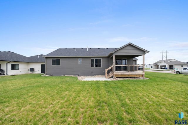 5300 E 64th St Street, Sioux Falls, SD 57108