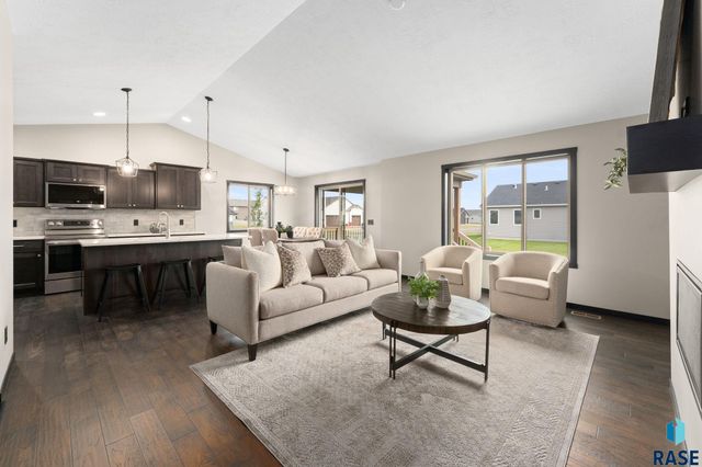 5300 E 64th St Street, Sioux Falls, SD 57108