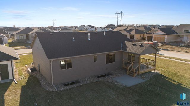 5300 E 64th St Street, Sioux Falls, SD 57108