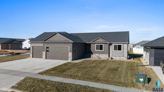 5300 E 64th St Street, Sioux Falls, SD 57108