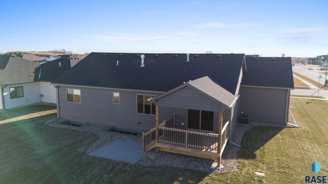 5300 E 64th St Street, Sioux Falls, SD 57108